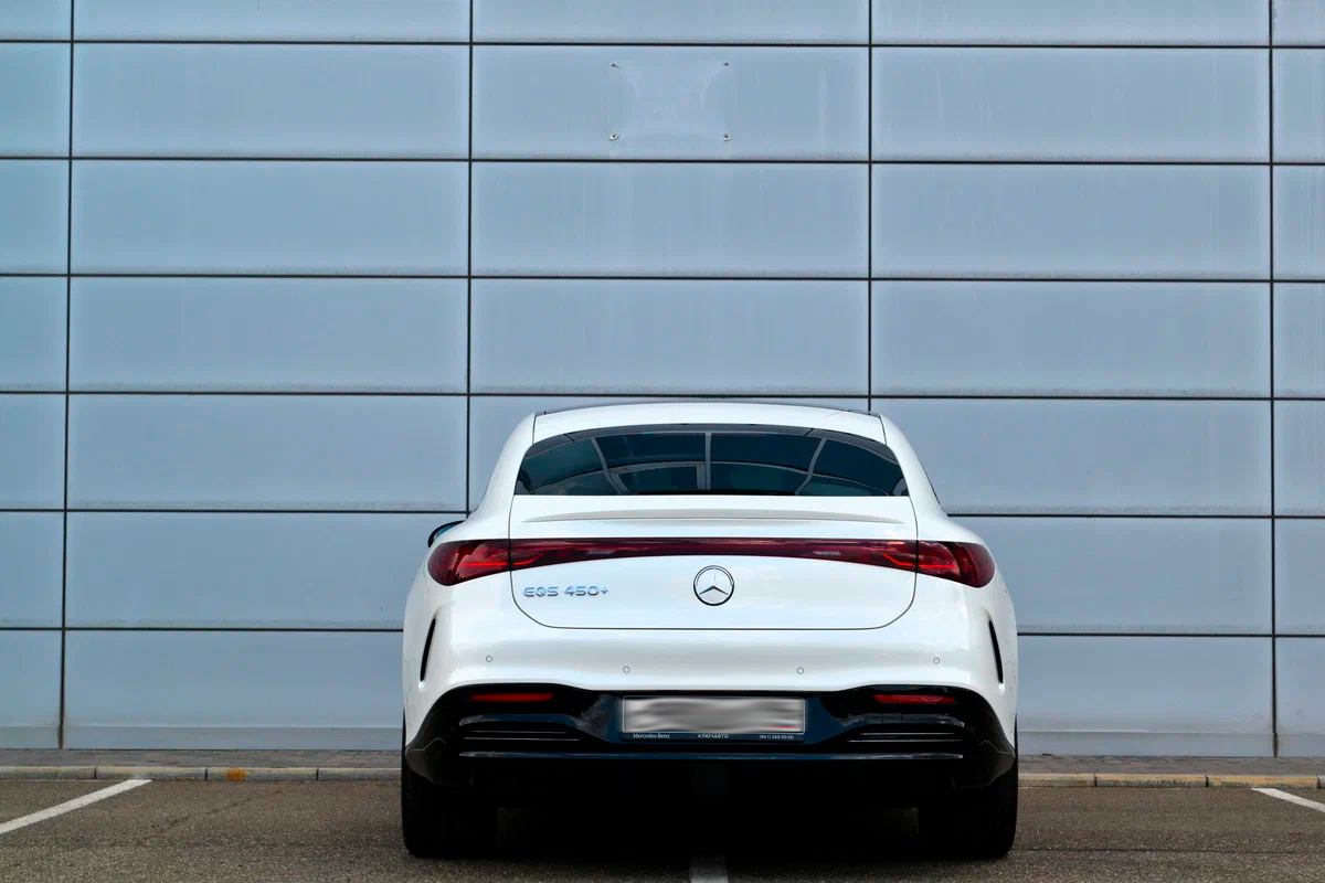 Аренда Mercedes EQS Аренда Mercedes EQS